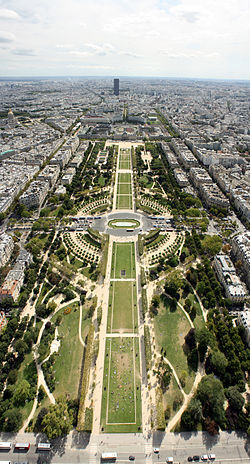 2CVParisTour : Visiter Paris en 2CV! Le Champs de Mars