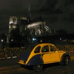 2CVParisTour : Visitez Paris en 2CV! Notre Dame de Paris la nuit en 2CV