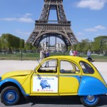 2CVParisTour : Visitez Paris en 2CV! La 2CV et la Tour Eiffel
