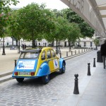 2CVParisTour : Balades en 2CV à Paris! Un café sur la place?