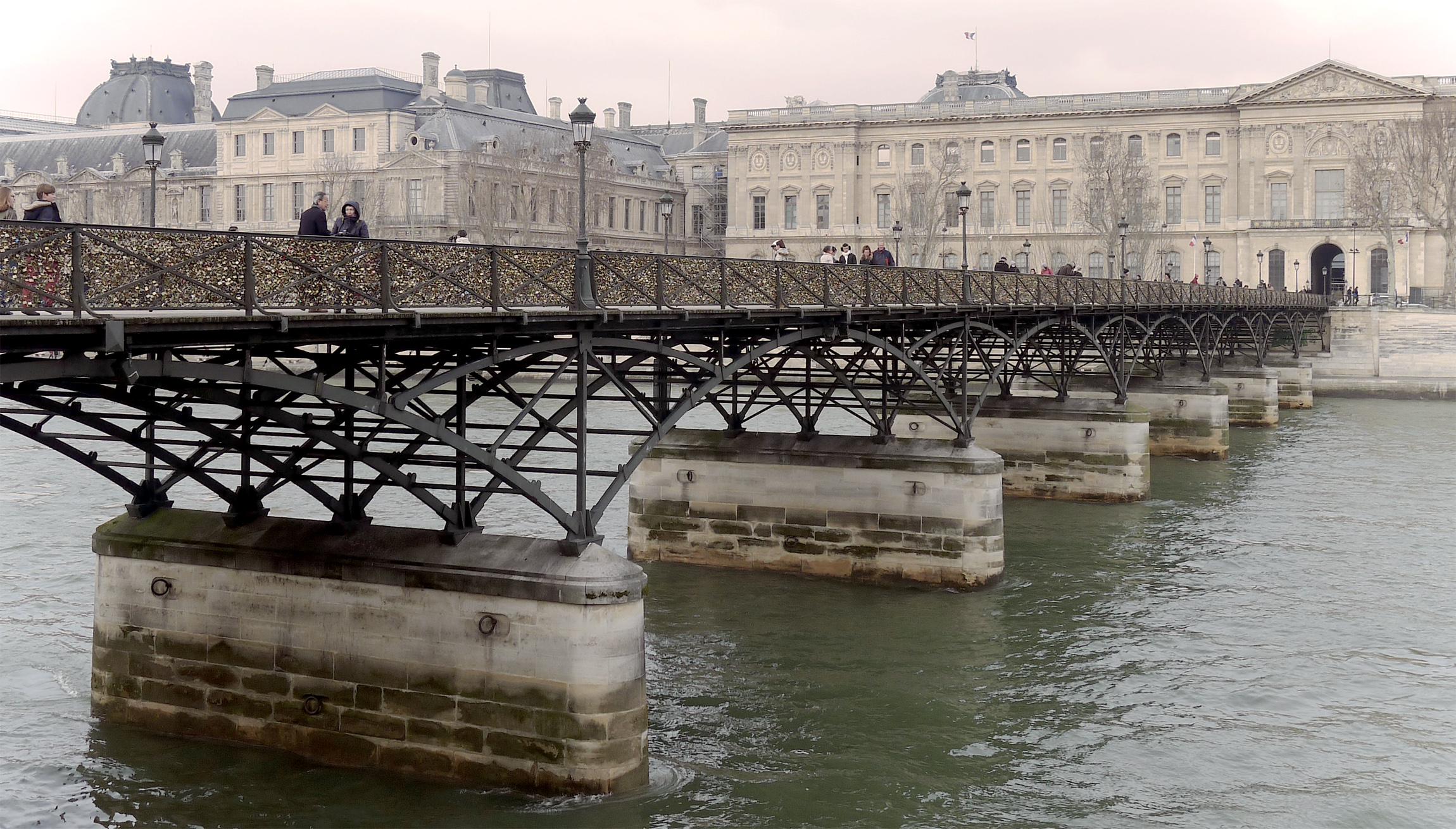 2CVParisTour : Visiter Paris en 2CV! Le Pont des Arts