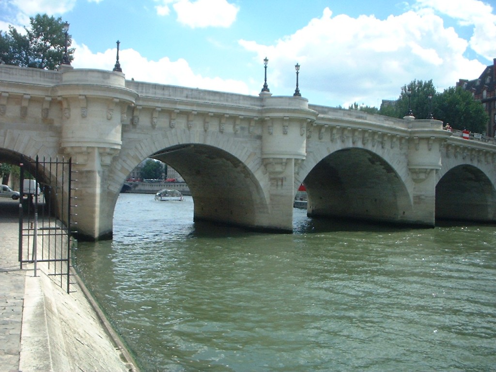 2CVParisTour : Visiter Paris en 2CV! Pont Neuf