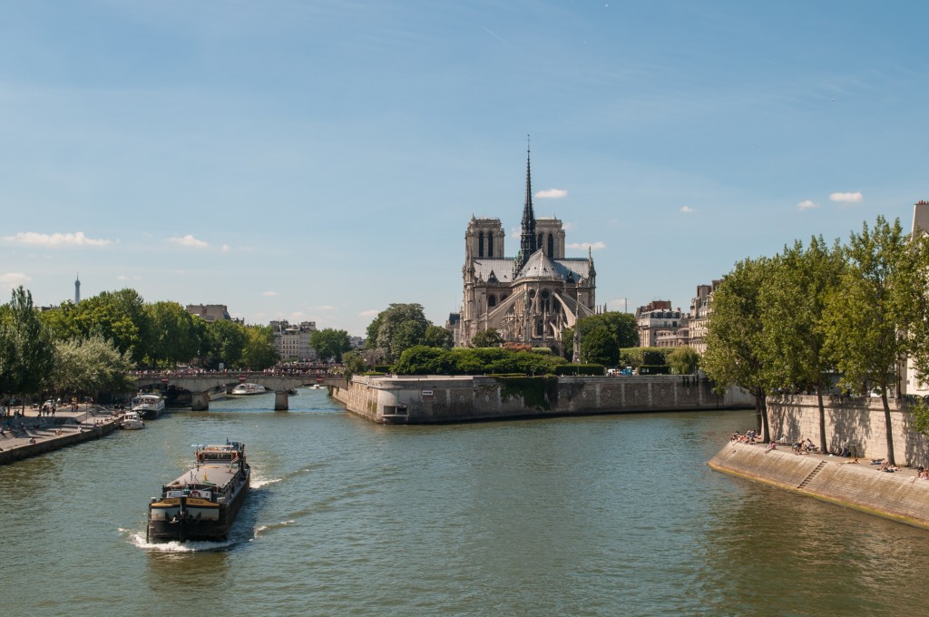 2CVParisTour : Visiter Paris en 2CV! L'Ile de la Cité